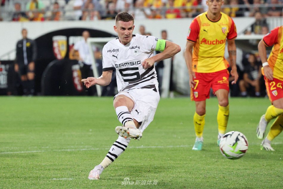 年轻的亚历 年轻的亚历